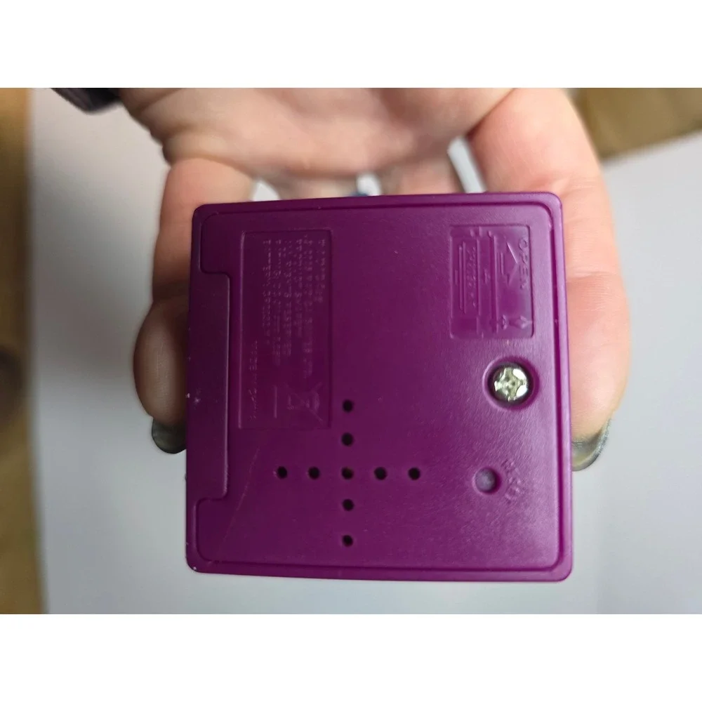 RadicaCube WorldSlim Purple Interactive Electronic HandheldGame‎ 2005 Retro Toy